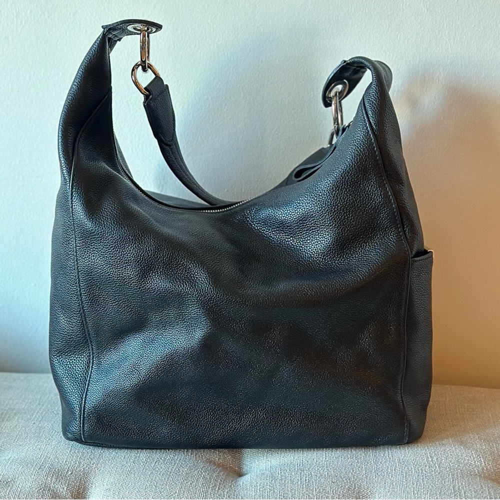 LIKE NEW Longchamp black leather bag